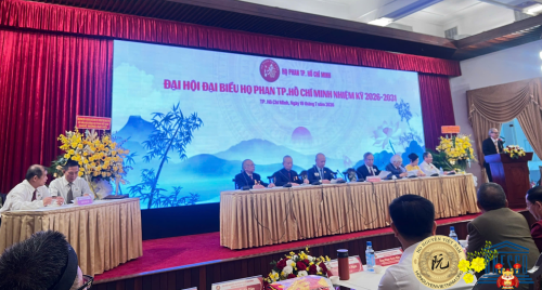 ĐẠI DIỆN HỌ NGUYỄN VIỆT NAM CHÚC MỪNG ĐẠI HỘI ĐẠI BIỂU HỌ PHAN TP.HCM THÀNH CÔNG TỐT ĐẸP