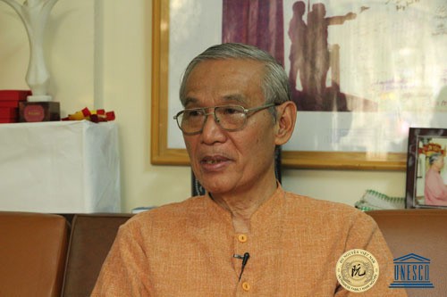 Tiến Sĩ Nguyễn Nhã - nhà nghiên cứu văn hóa dân tộc Việt.