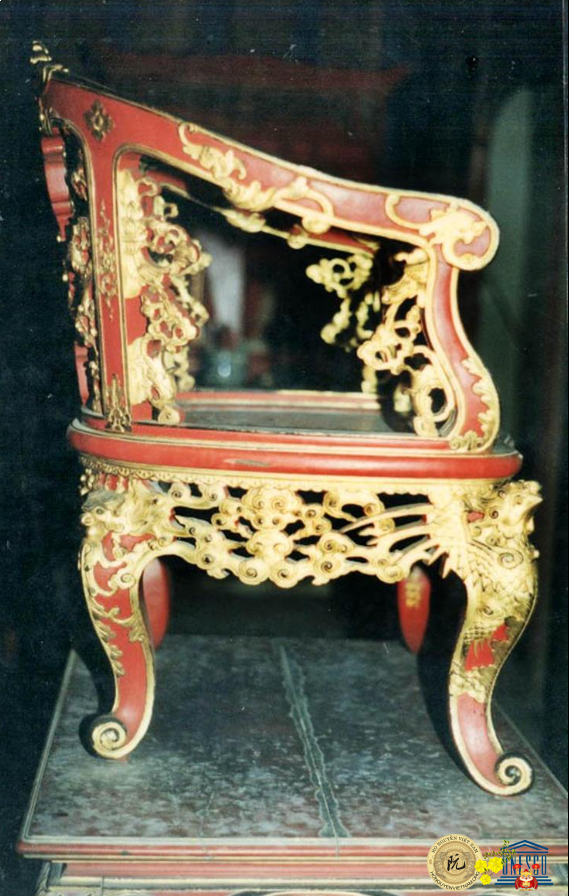 Ngai (1) thờ tại Triệu Tổ Miếu - ảnh chụp 2008