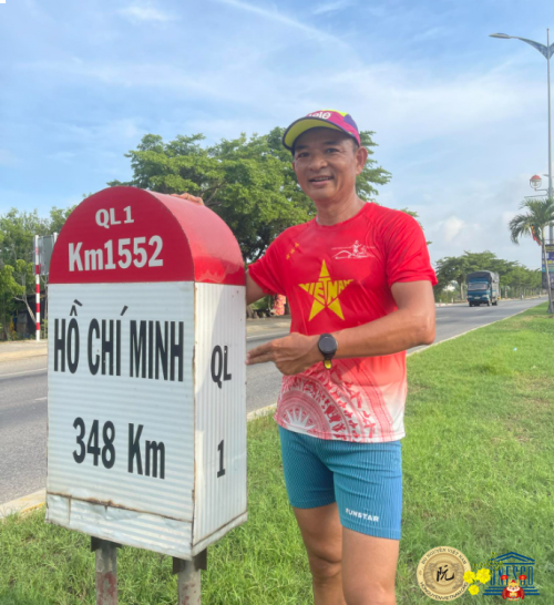 Anh Nguyễn Tấn Cư - Người Quảng Ngãi đầu tiên "dám" chạy bộ 900km vào TP HCM.